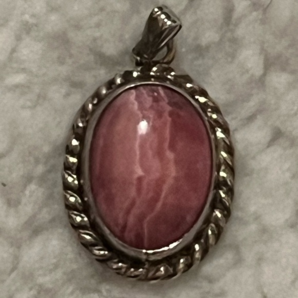 Pink Agate pendant. .25 set in sterling silver - Picture 1 of 6